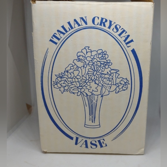 Italian 6" Clear Glass Vase Embossed Flower Design Home Decor Tabletop Bouquet - Picture 6 of 7